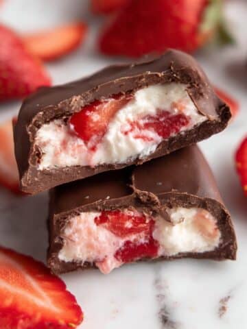 Chocolate Strawberry Yogurt Clusters Recipe