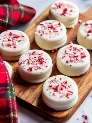 Peppermint Bark Oreos Recipe