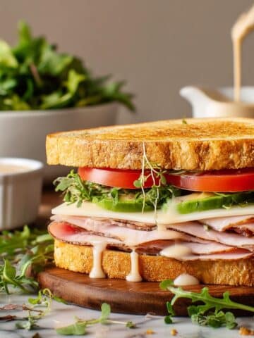 Turkey Avocado Sandwich with Honey Mustard Sauce Recipe