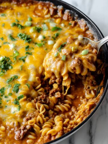 One Pot Chili Mac and Cheese Recipe