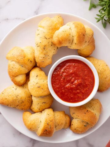 Pizza Crescent Rolls with Pepperoni and Mozzarella Recipe