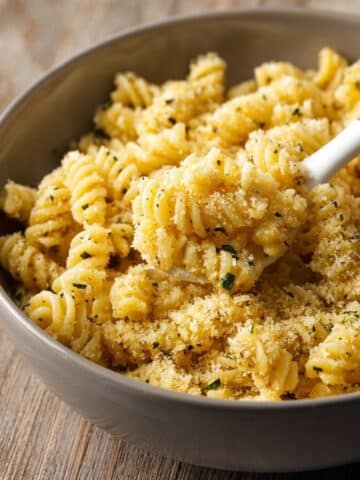 Garlic Butter Pasta with Toasted Breadcrumbs Recipe