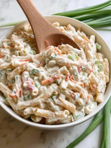 Creamy Sour Cream Cheddar Macaroni Salad Recipe